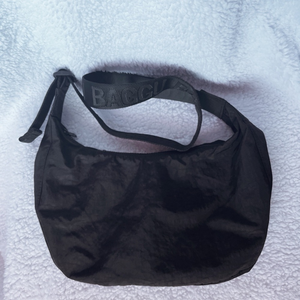 BAGGU Black Medium Crescent Shoulder Bag